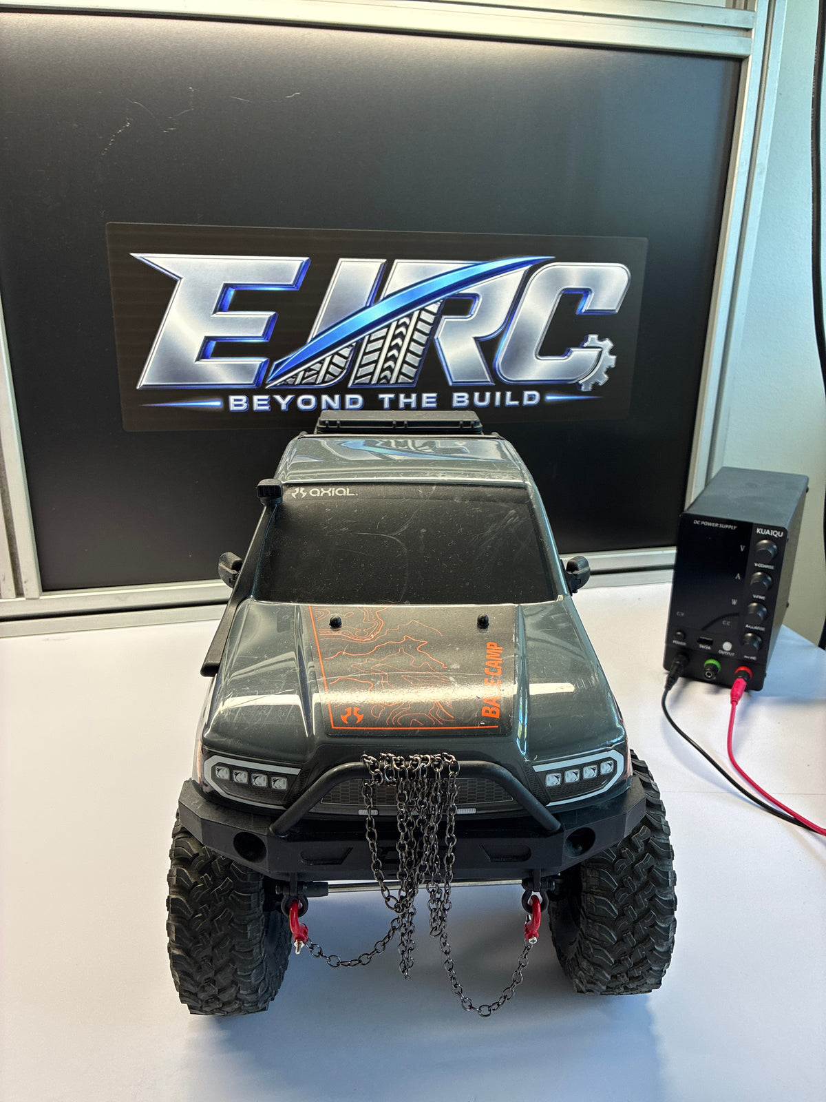 1/10 Scale Metallic chain with towing hooks