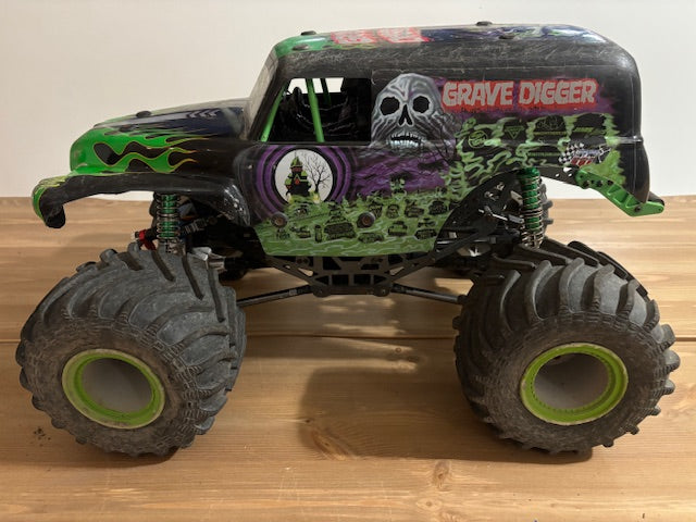1/8 Losi LMT Grave digger