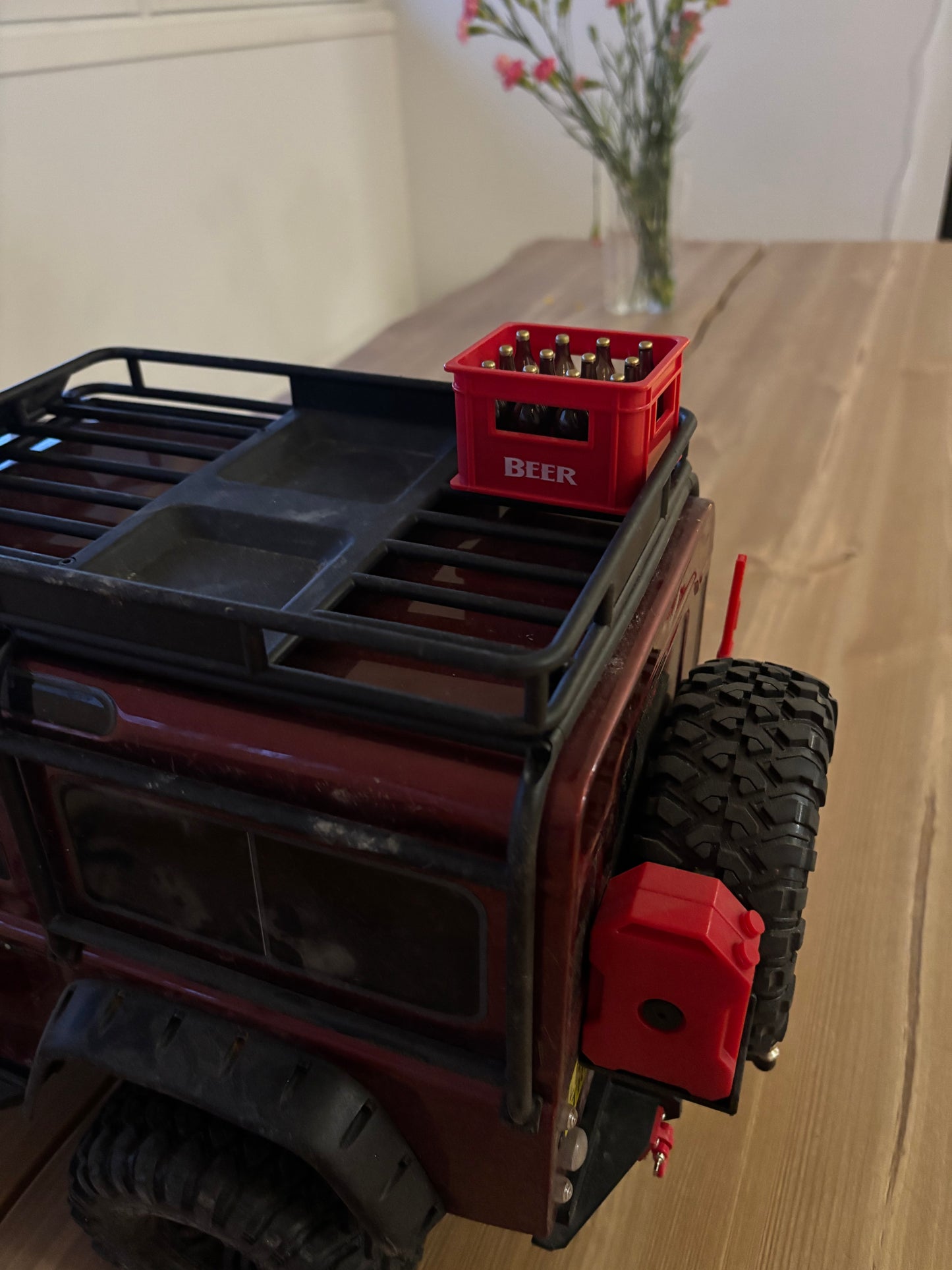 Beer box with magnet