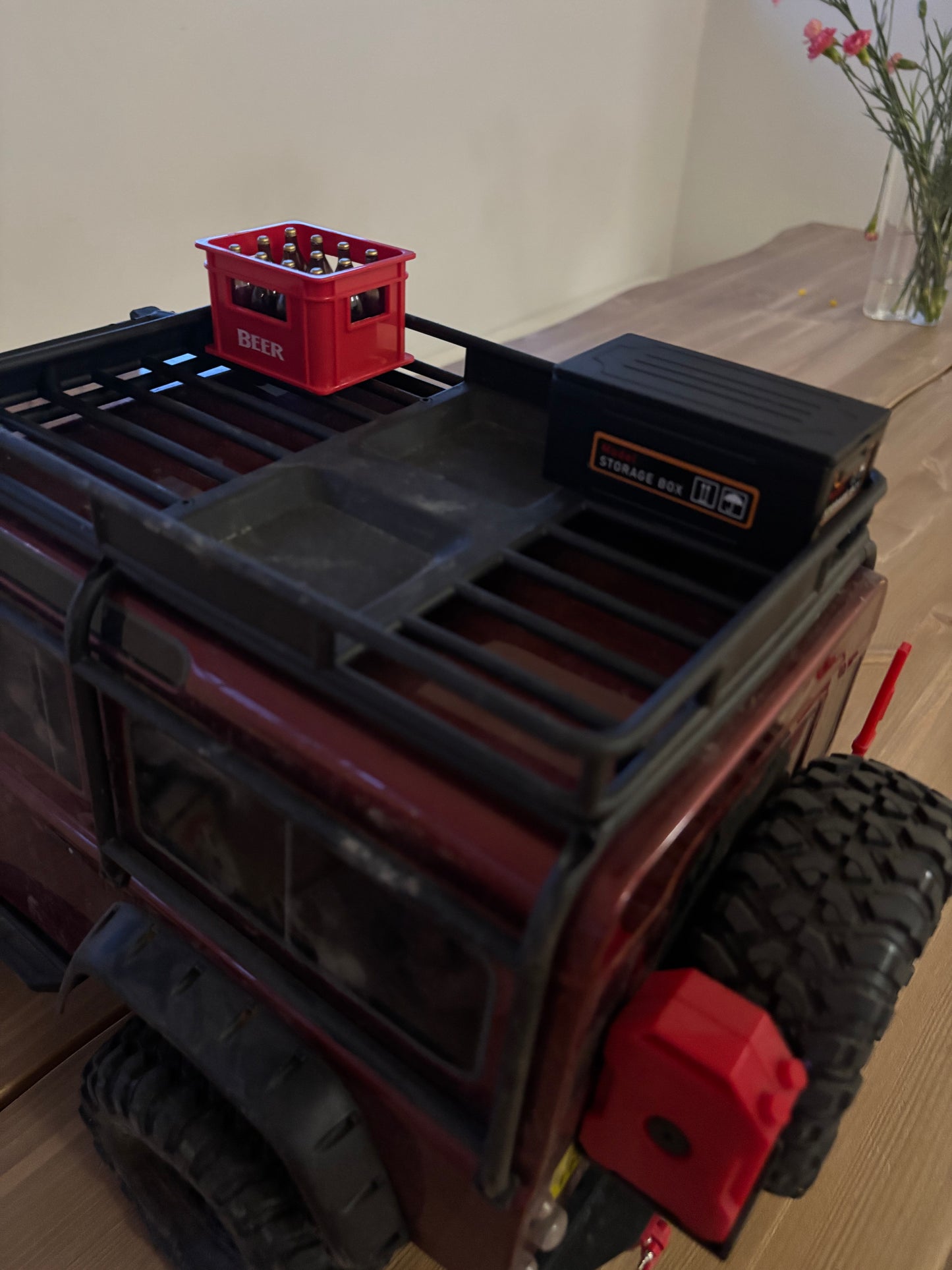Beer box with magnet