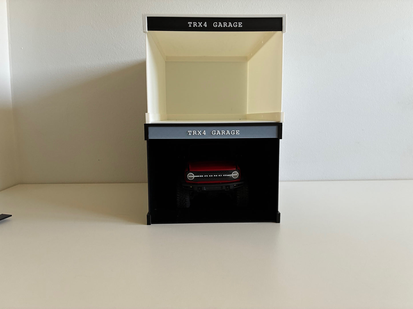Custom garage for trx4 1/18