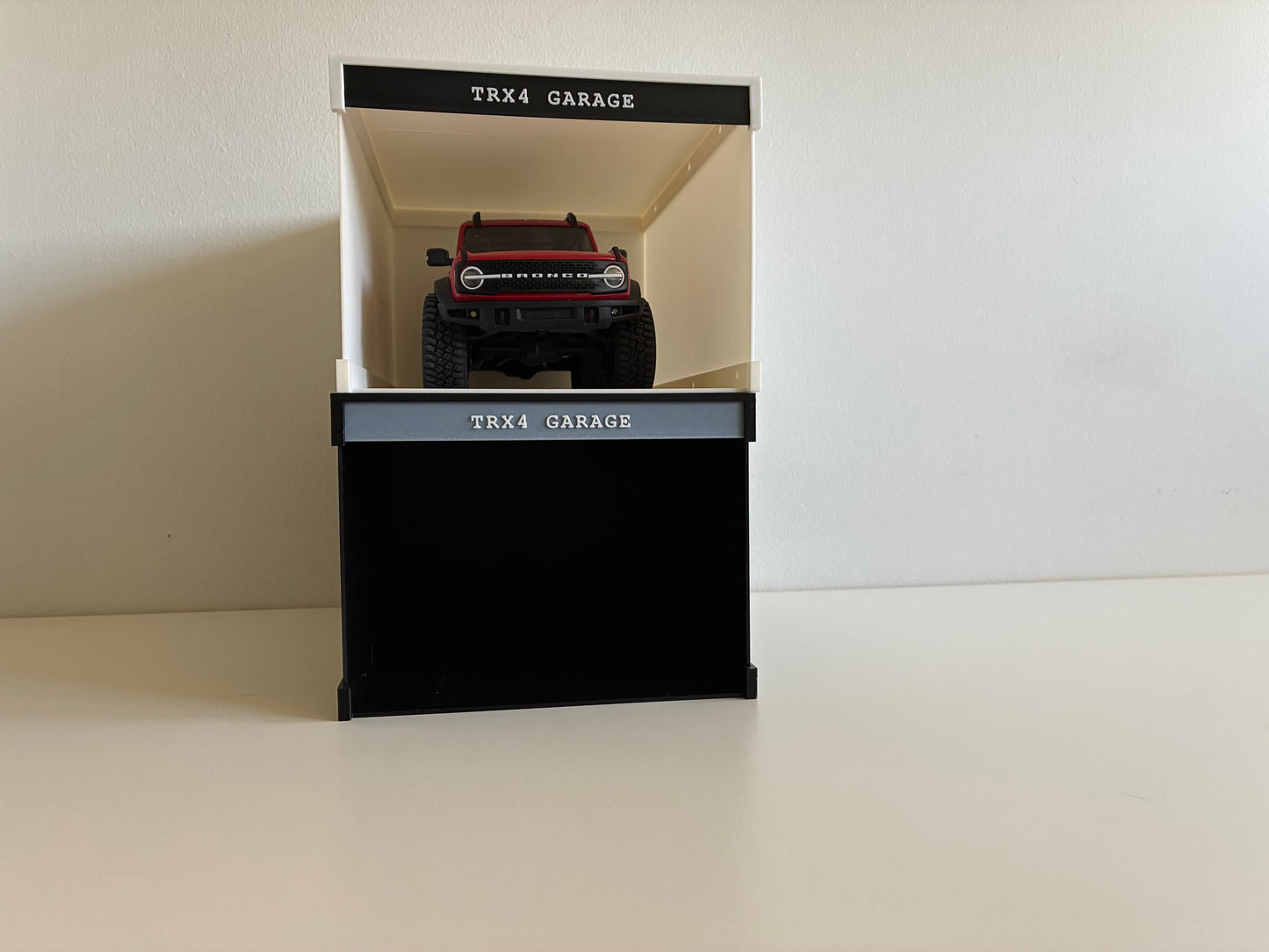 Custom garage for trx4 1/18