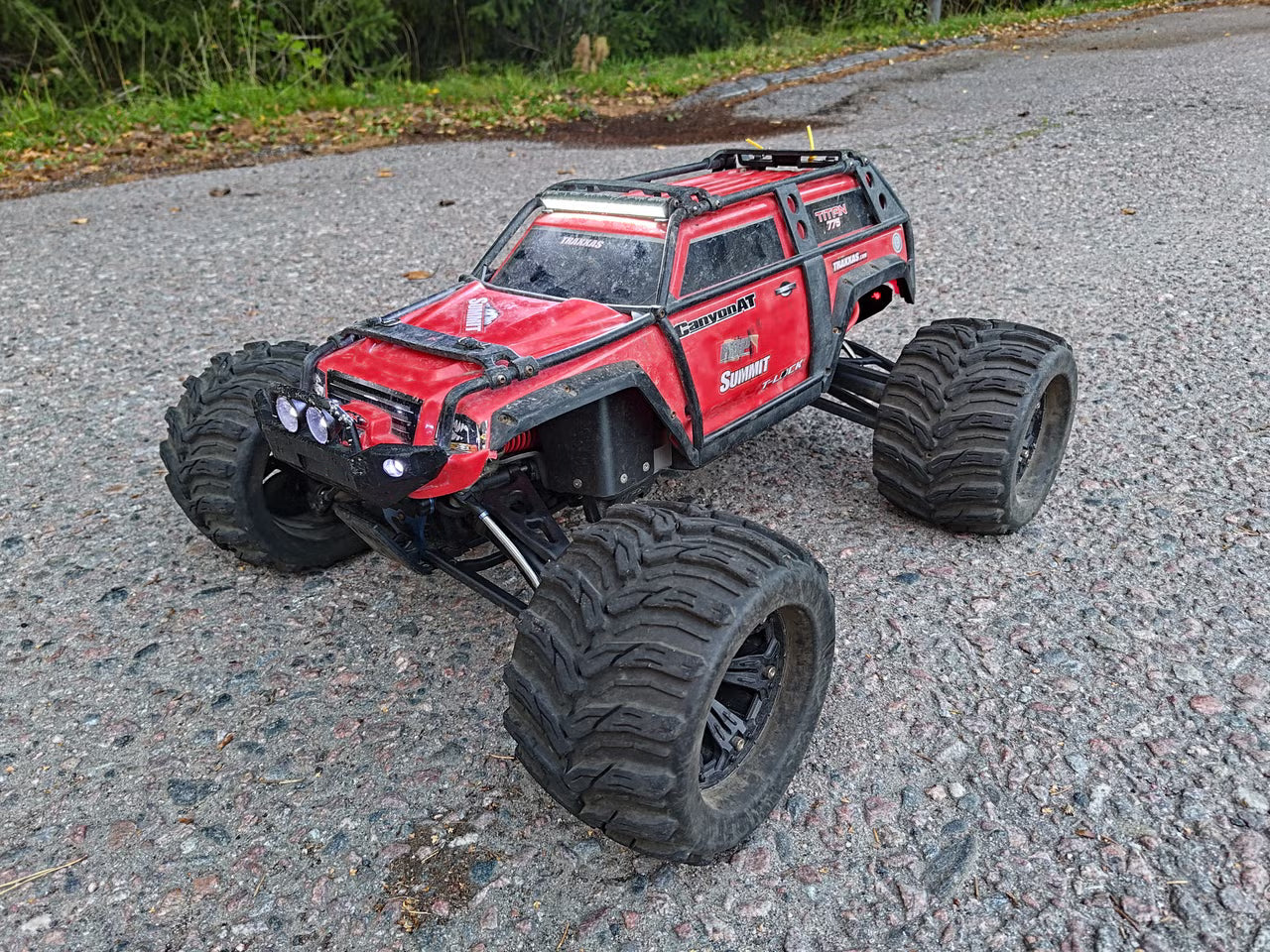 Traxxas summit 1/10